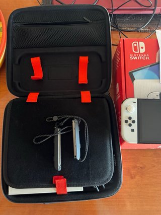 Nintendo Switch OLED Bianca e Nera