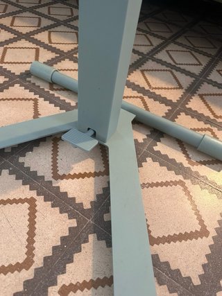 Mesa Mittzon plegable y de altura ajustable IKEA