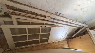 Puertas y ventanas antiguas de mobila