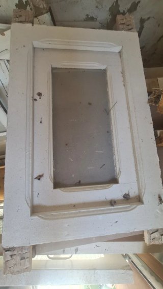Puertas y ventanas antiguas de mobila