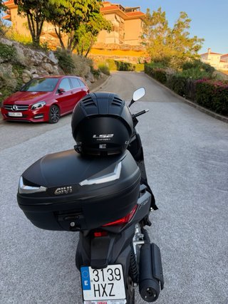 Yamaha XMax 250 Gris