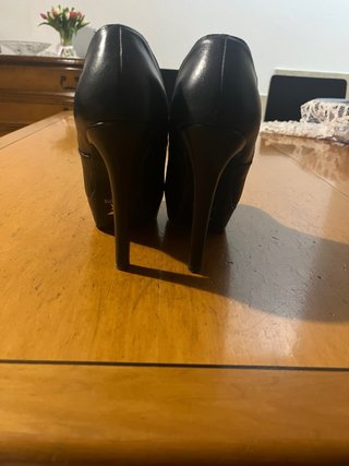 Scarpe con tacco alto nere