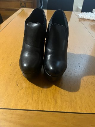 Scarpe con tacco alto nere