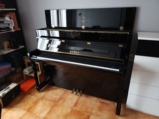 Piano Vertical Kawai Negro Brillante
