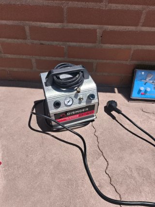 Compresor Dismoer D-40 con regulador
