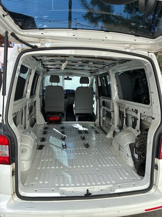 Volkswagen Transporter T5 2012