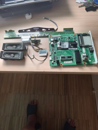 Placa Base TV LG 24MT47DC-WZ y demás repuestos