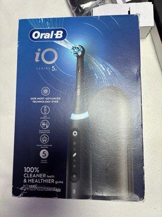 Cepillo Eléctrico Oral-B iO Series 5s Negro Mate