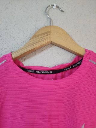 ​Camiseta Nike Running Dri-Fit Talla M Etiqueta L