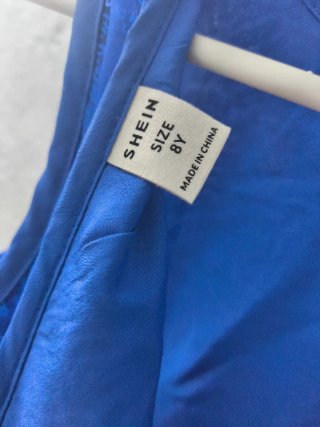 Vestido azul brillante niña