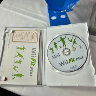 Nintendo Wii + Wii Fit Plus + Wii Sports