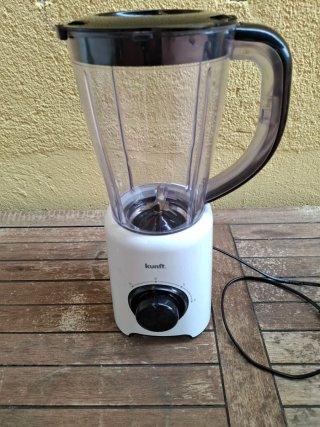 Licuadora Kunft Blanca
