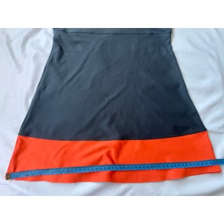Vestido Nike gris y naranja