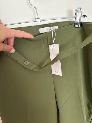 Pantalón de vestir Mango verde oliva