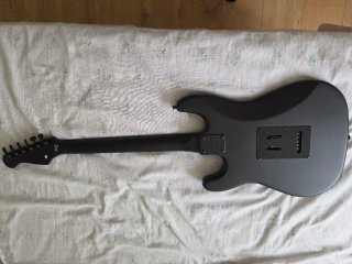 Guitarra Eléctrica Harley Benton + Amplificador