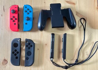Pack Joy-Con Switch + Grip + Correas + Fundas