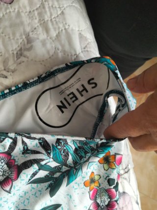 Bikini estampado floral sin estrenar