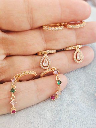 3 pares de aretes oro laminado 25€