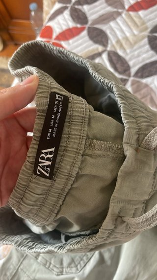 Pantalón cargo Zara verde hombre