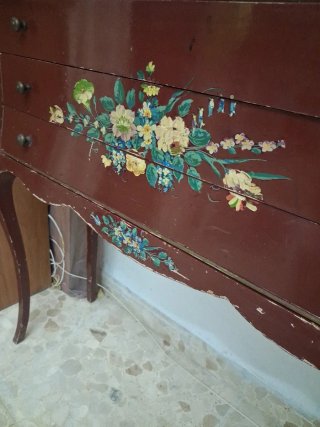 Aparador inglés auténtico con detalles