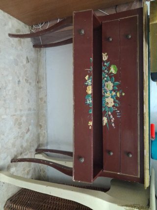 Aparador inglés auténtico con detalles