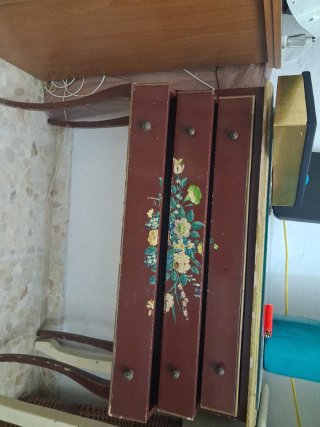 Aparador inglés auténtico con detalles