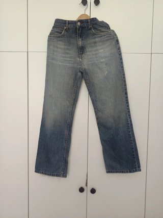 Pantalones vaqueros desgastados