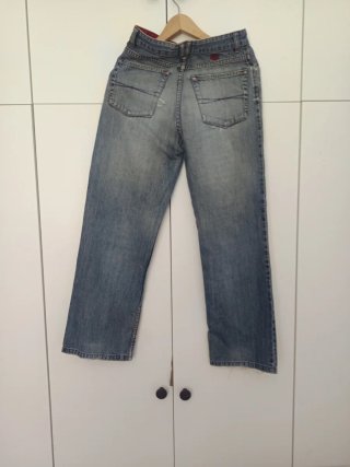 Pantalones vaqueros desgastados