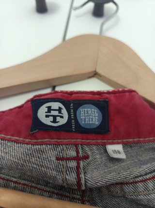 Pantalones vaqueros desgastados