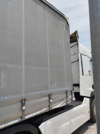 Toldo semirremolque Smith color gris claro