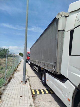 Toldo semirremolque Smith color gris claro