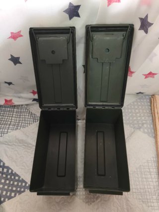 2 Scatole Metalliche di Munizioni