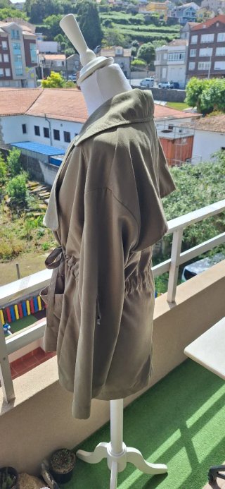 Parka Stradivarius entretiempo Talla L