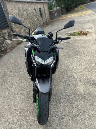 Kawasaki Z900 2024 A2 Negra/Verde