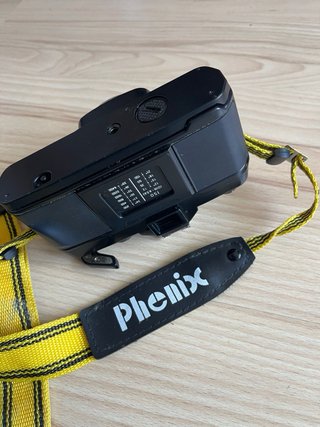 Fotocamera Phenix DC 828 con cinturino