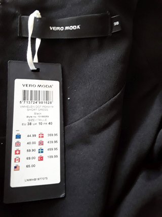 Vero Moda. Vestido negro. T. 38