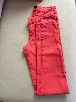 Vaqueros rosas/rojos