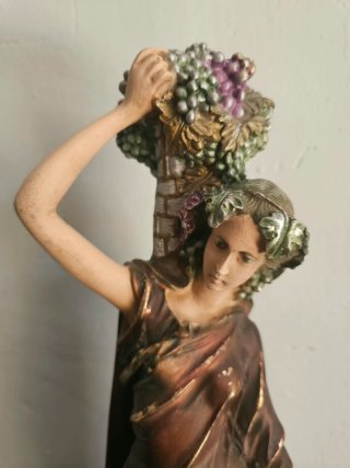 Figura Vintage Mujer Vendimiadora 60cm
