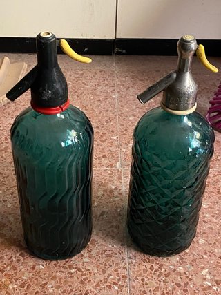 2 Sifones antiguos de vidrio