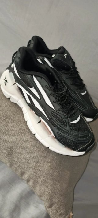 Reebok Zapatillas Negras y Blancas