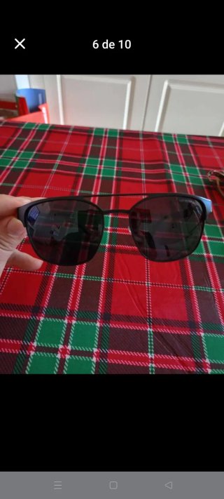 Gafas de sol Emporio Armani negras y plateadas