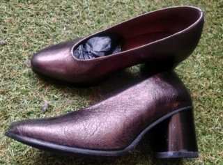 Zapatos cobrizos súper cómodos Hispa