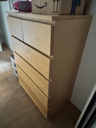 Cómoda de madera Ikea marrón