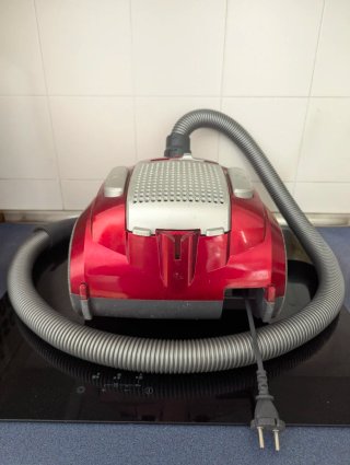 Aspiradora Hoover Telios Plus TE70 TE75011 Roja