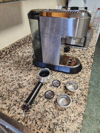 Cafetera Espresso DeLonghi Dedica