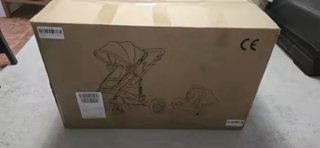 Carrito de bebé marrón