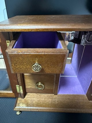 Joyero musical de madera antiguo