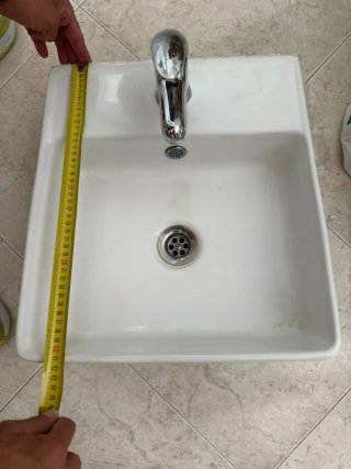Lavabo de baño pequeño blanco