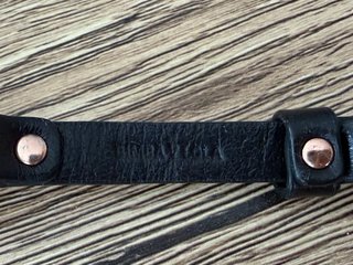 Collar y pulsera con nudos dorados