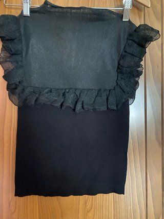Zara Camiseta Negra Mujer Volantes